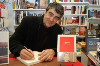 M Jacques Verdier, en signature à la librairie Vanin.